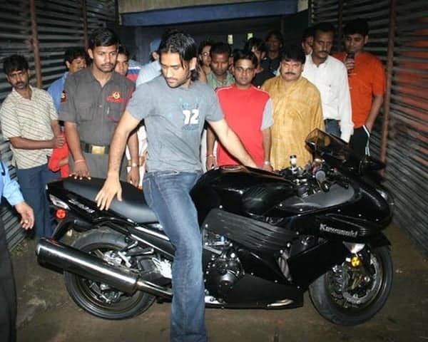 -MS-Dhoni-bike-collection-Kawasaki-Ninja-ZX-14R-